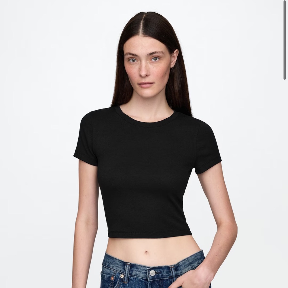 NWT GAP Classic Black Rib Tee Women's Crop Top in size small